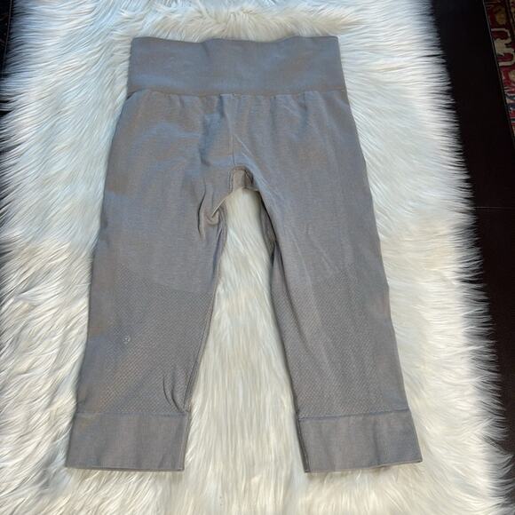 Lululemon Heathered Gray Seamlessly Street Crop - Picture 7 of 9